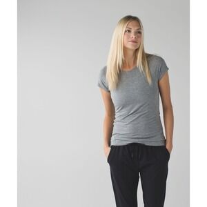 Lululemon Let Be Short Sleeve Tee Heathered Medium Grey Size 4
